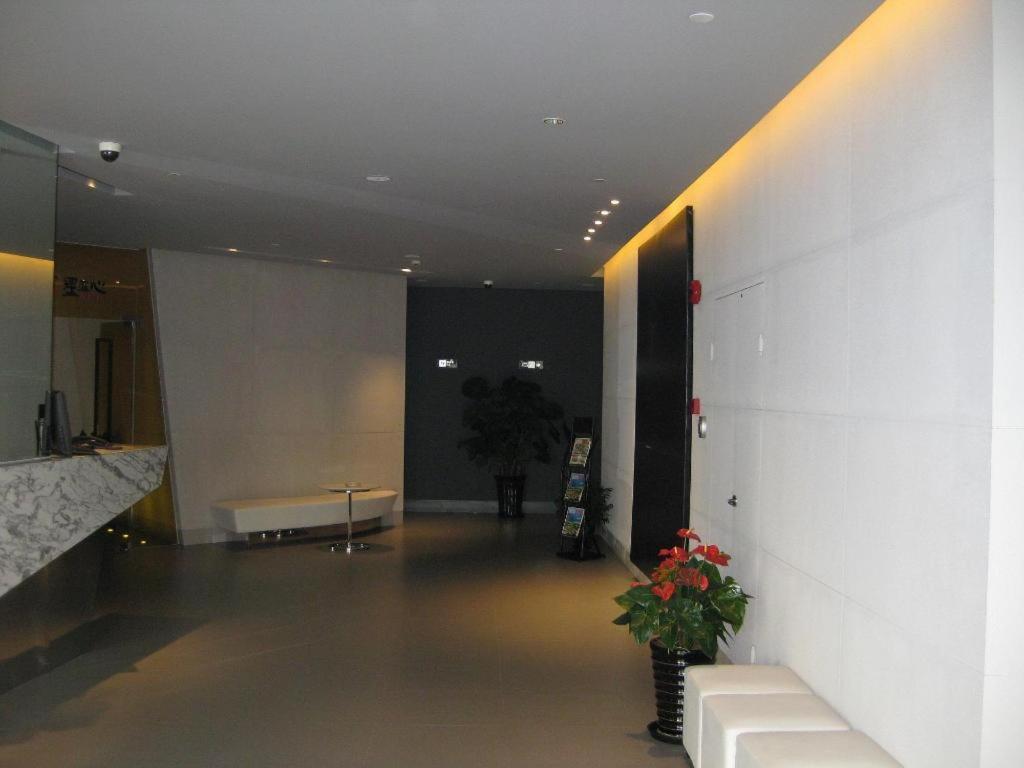 Jinjiang Inn Caoan Road Shanghai Esterno foto